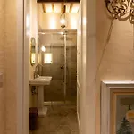 Apartment Boutique Homes *