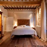 Boutique Homes *